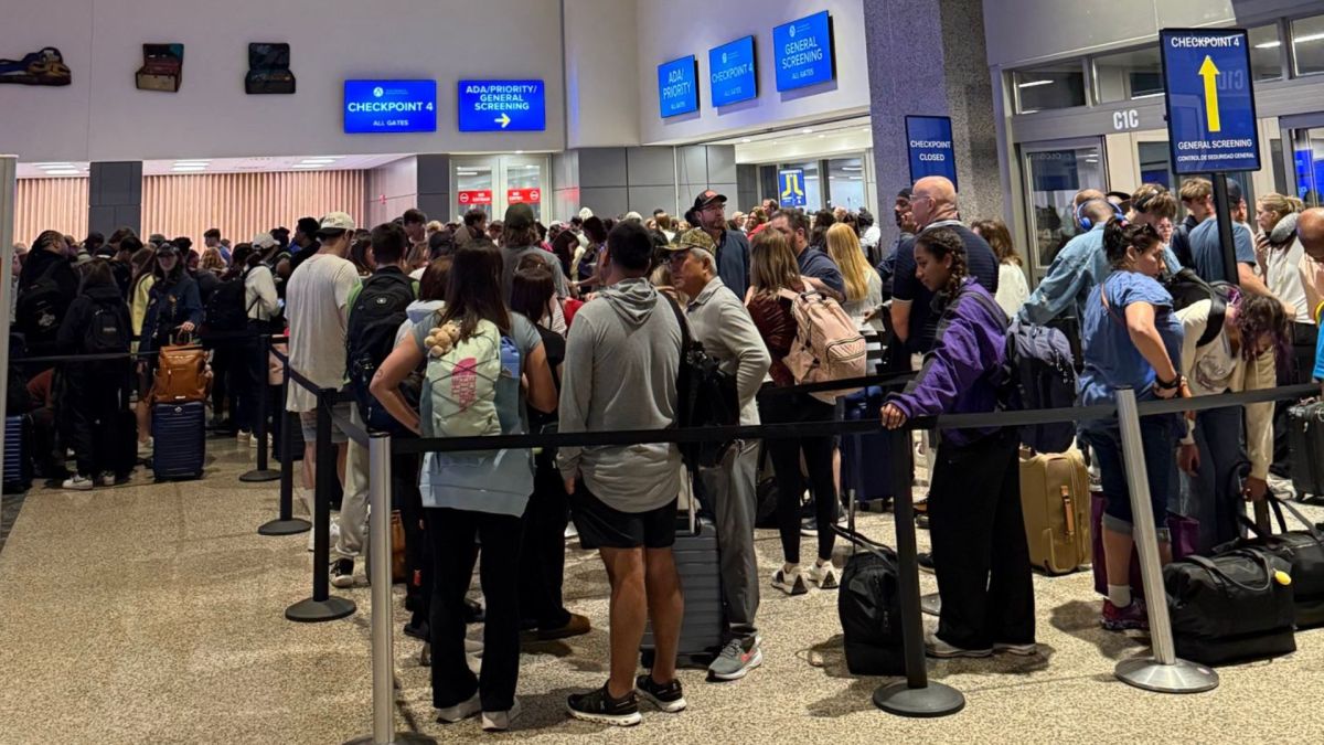 Photos, videos show big lines at airports as customers told to arrive early