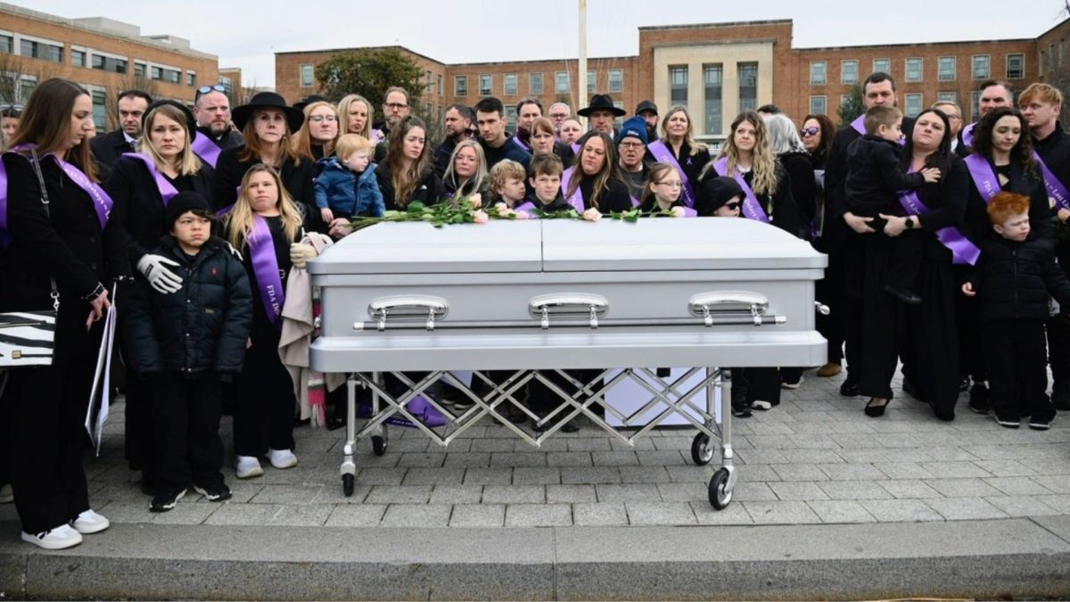 Mothers Demand Action: An Emotional Protest Outside the FDA