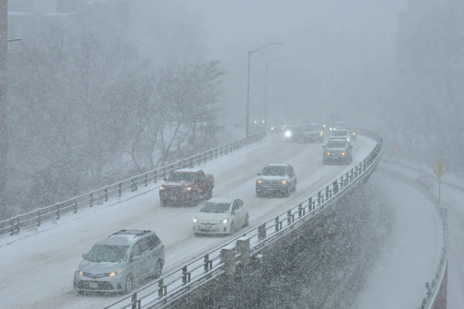 Heavy Snow Warning as 10 Inches To Strike: ‘Delay Unnecessary Travel’