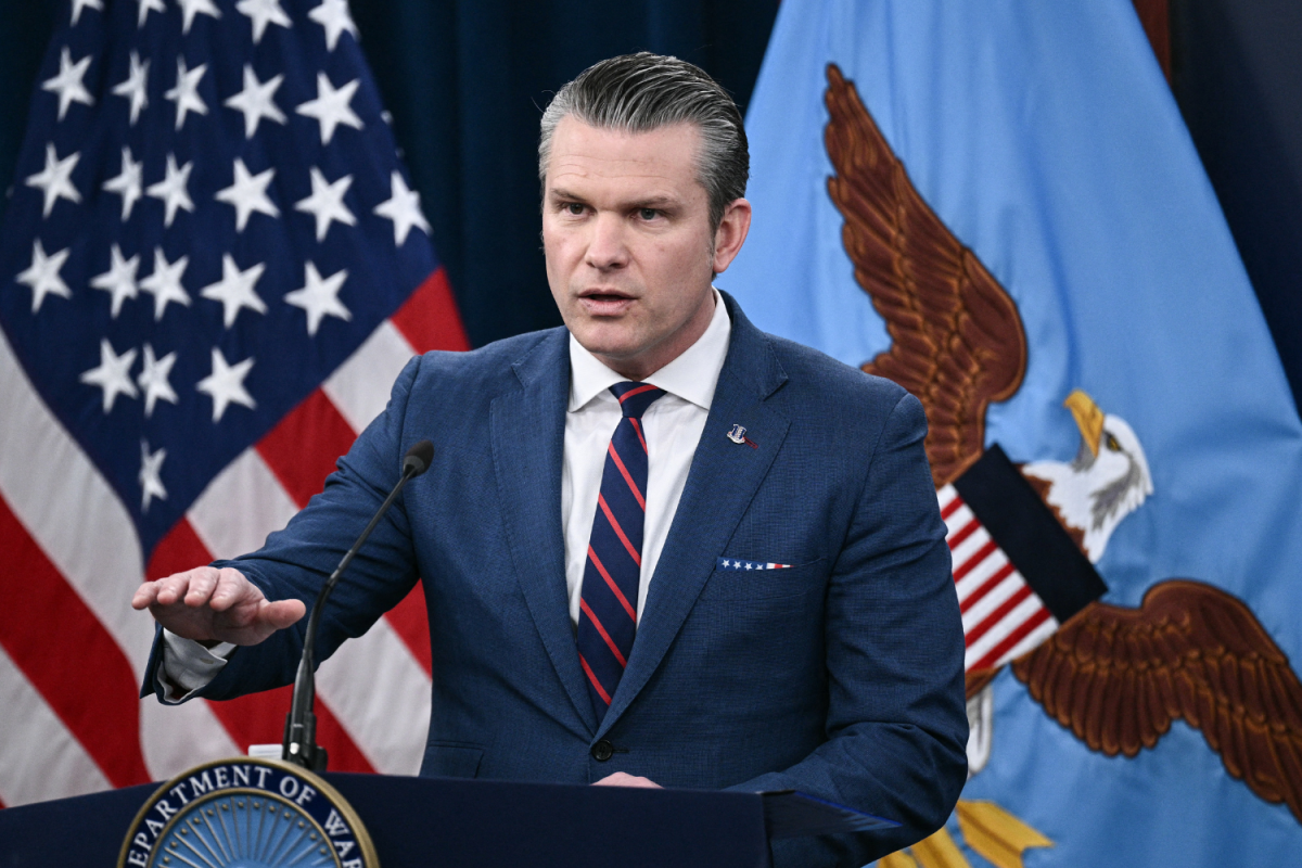 Internet Can’t Believe the Only Language Pete Hegseth Says He Can Speak