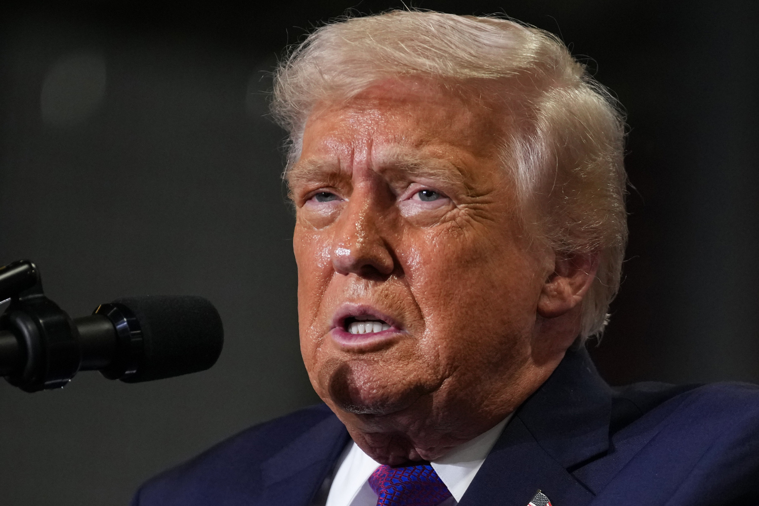 Trump’s Favorite Shoe Brand Florsheim Is Suing Him