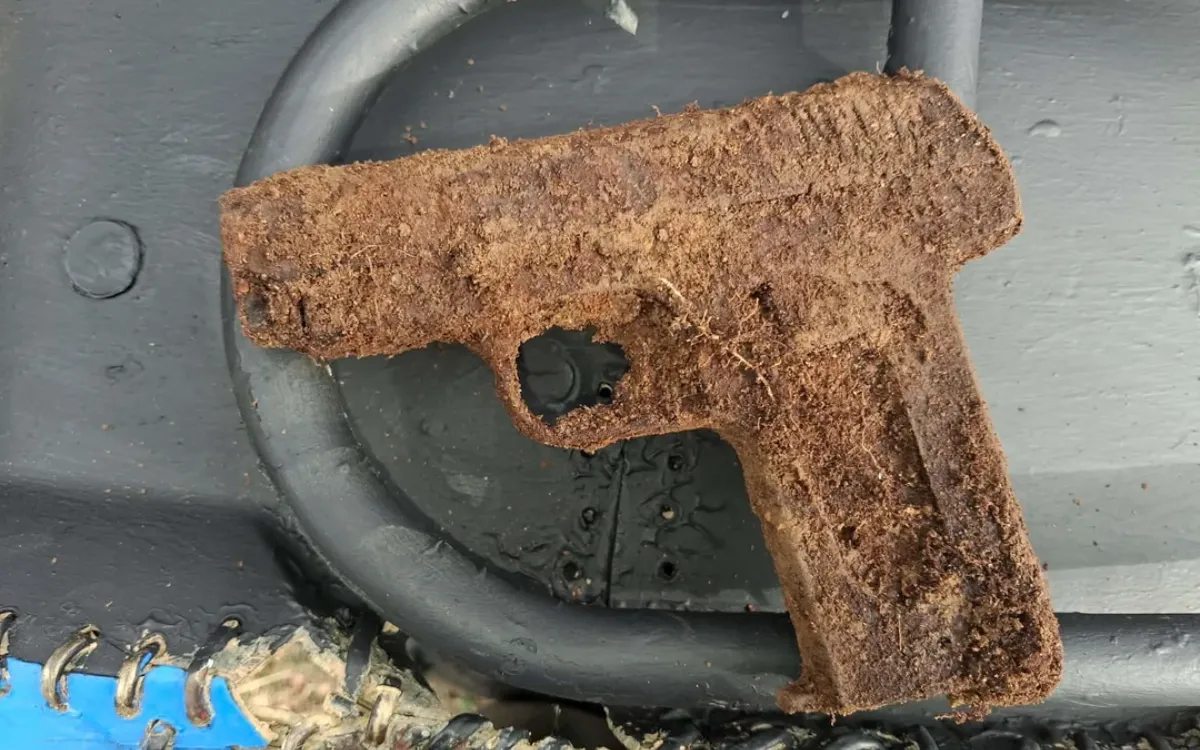 The buried gun.