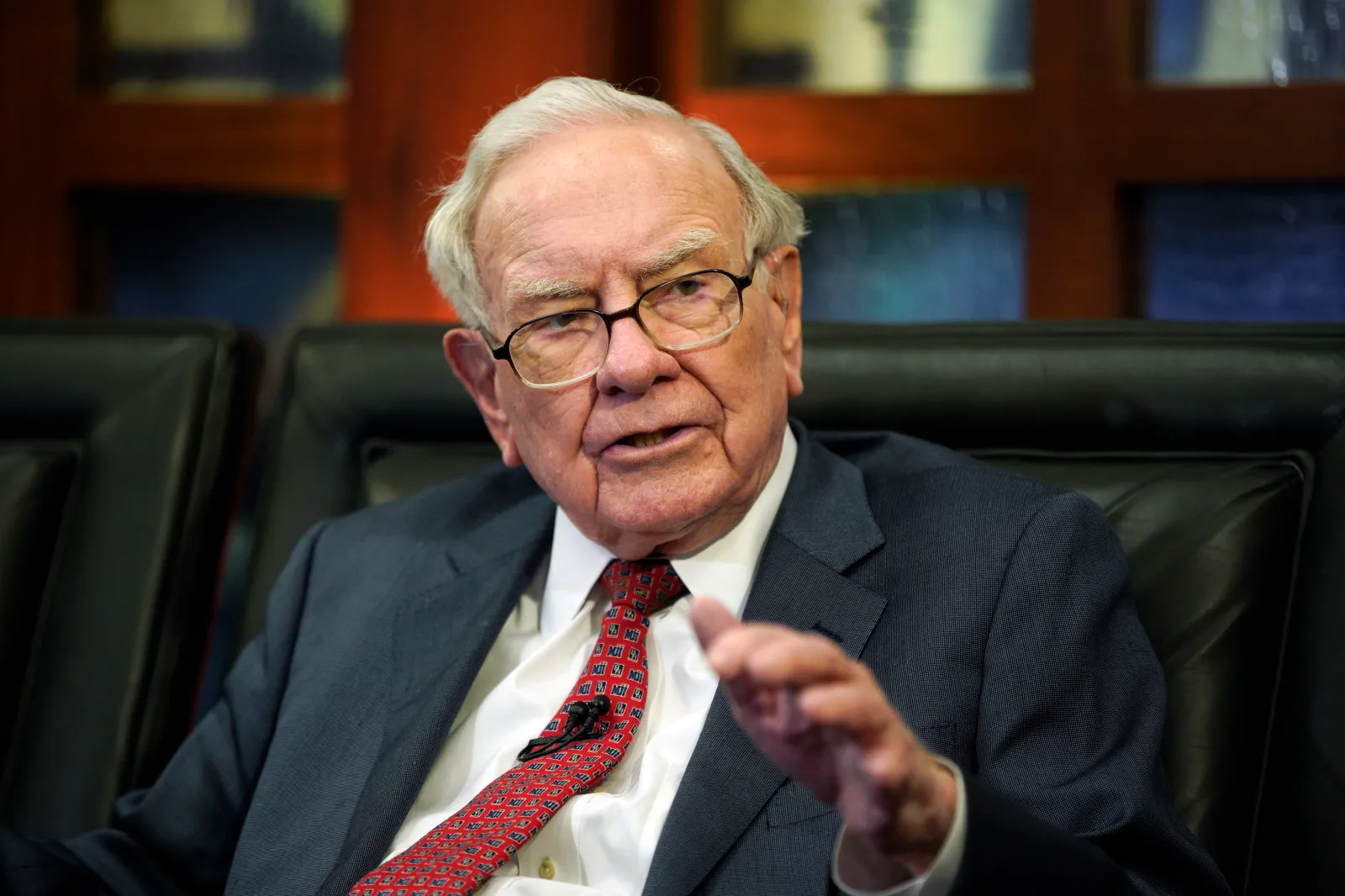 Warren Buffett's Indicator Signals Economic Warning
