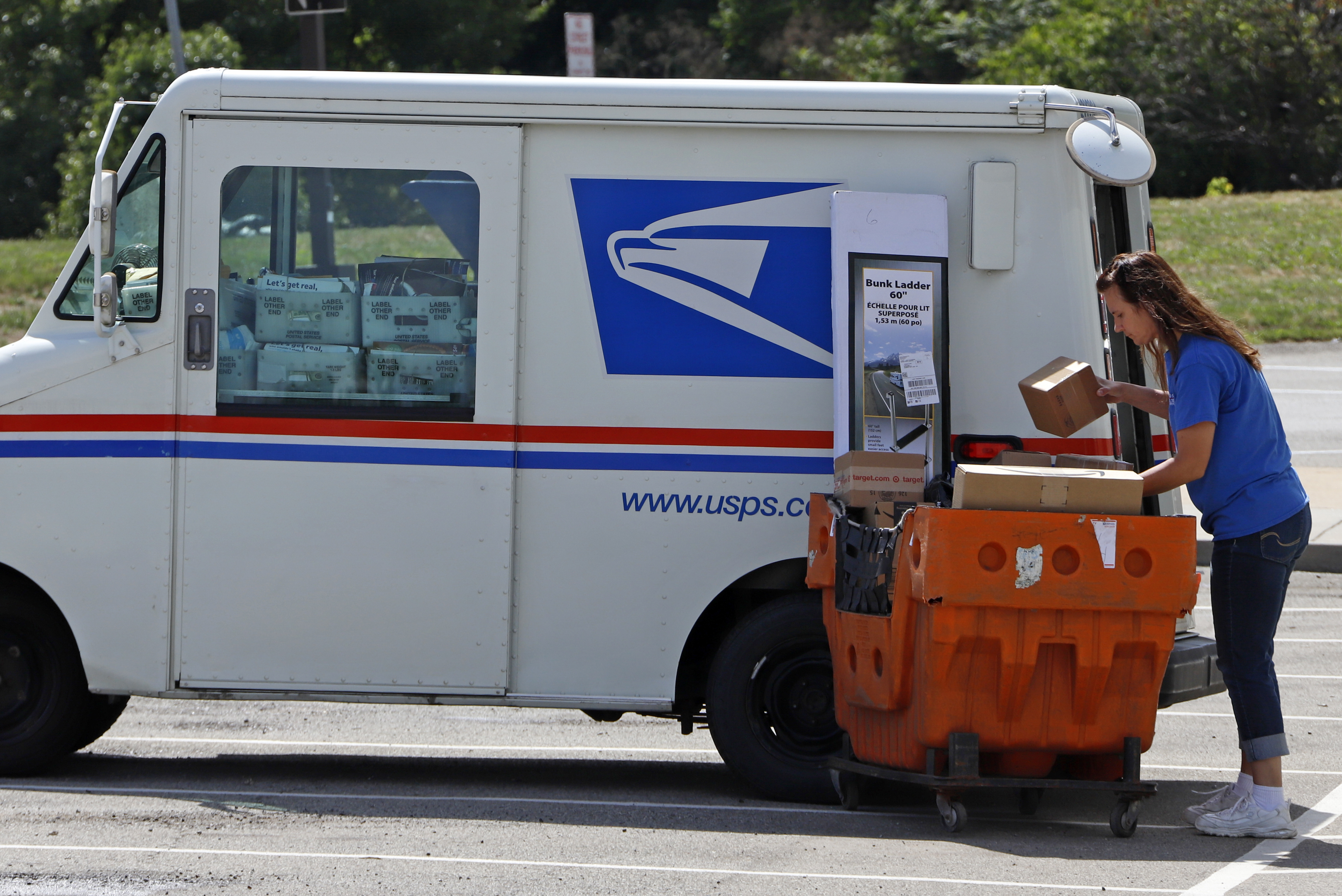 USPS Pauses Pension Contributions For Employees