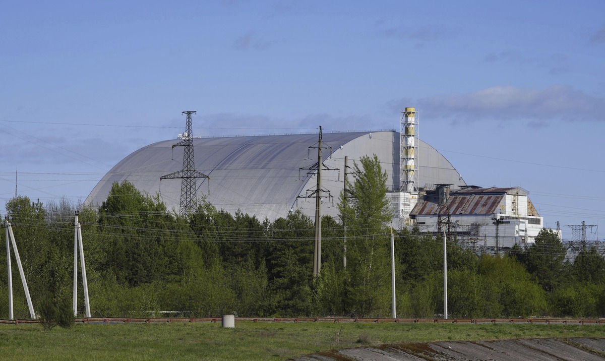Double Nuclear Warning Issued as Chernobyl Threatened