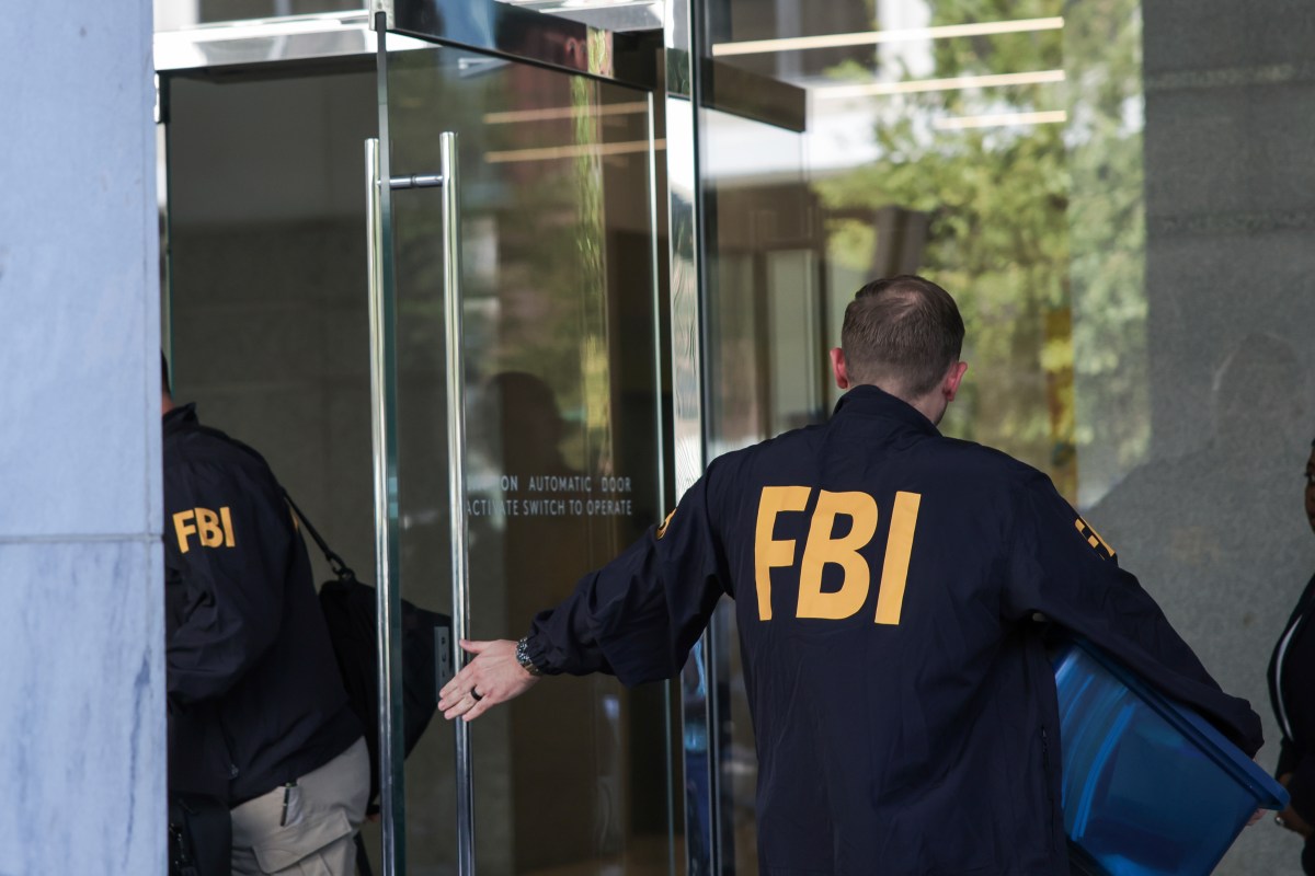 FBI Raids 22 Somali-Linked Sites in New Minneapolis 'Rampant Fraud' Probe