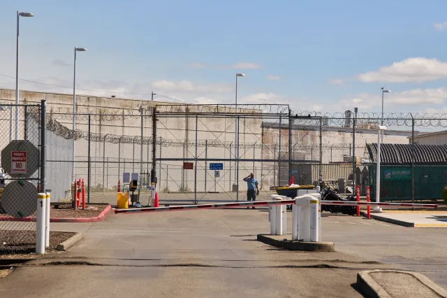 Hundreds of ICE Detainees Launch Hunger Strike in Michigan