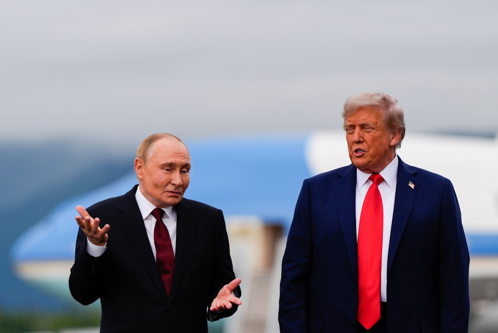 Putin Says Resuming Iran War Dangerous and Unacceptable to Trump