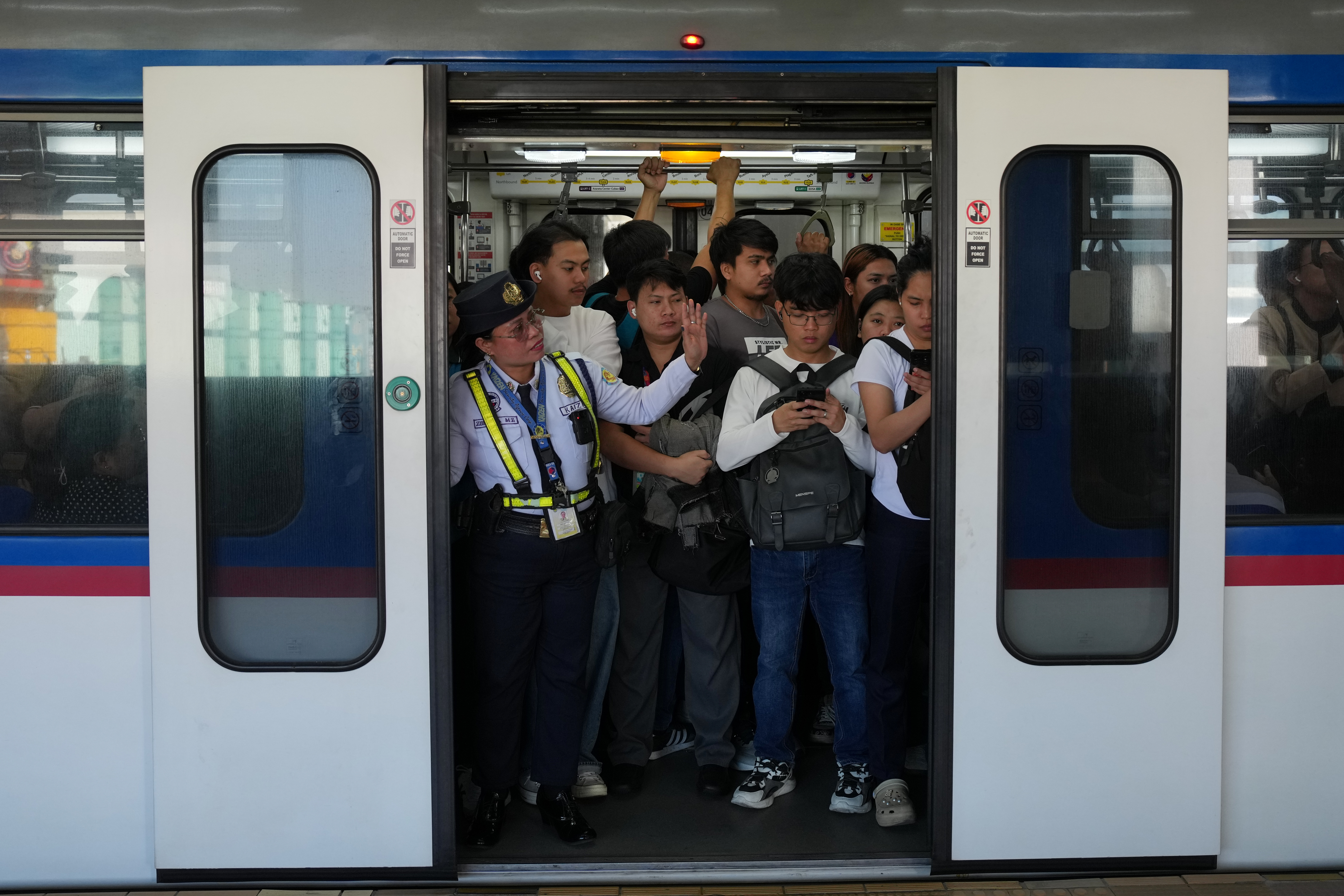 List of Countries Turning to Four-Day Weeks As Oil Crisis Bites