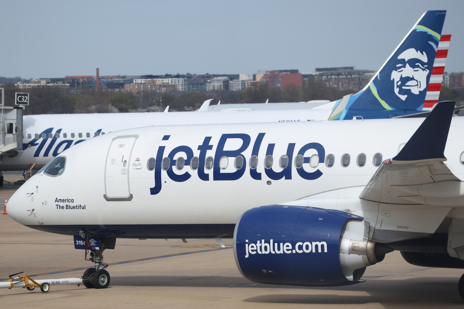 newsweek.com - Matthew Robinson - Airline baggage fees rise as fuel prices soar