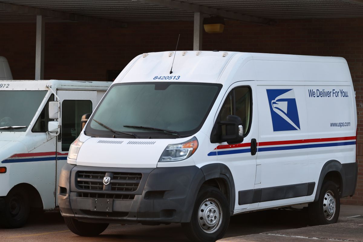 Is there mail over Easter weekend?