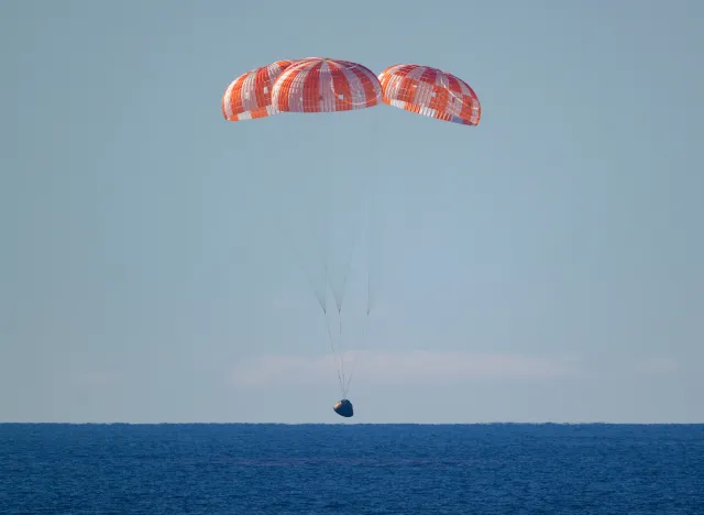 Video Shows Artemis II Splashdown in Return to Earth