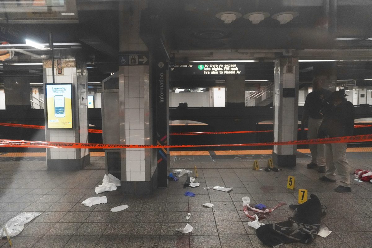 Man Fatally Shot by Cops After Machete Attack in NY’s Grand Central ...