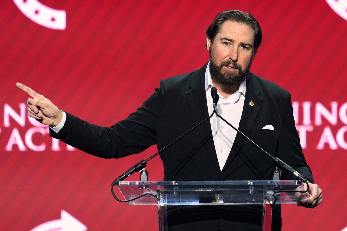 H-1B Visas Could Be Dramatically Slashed Under New Bill