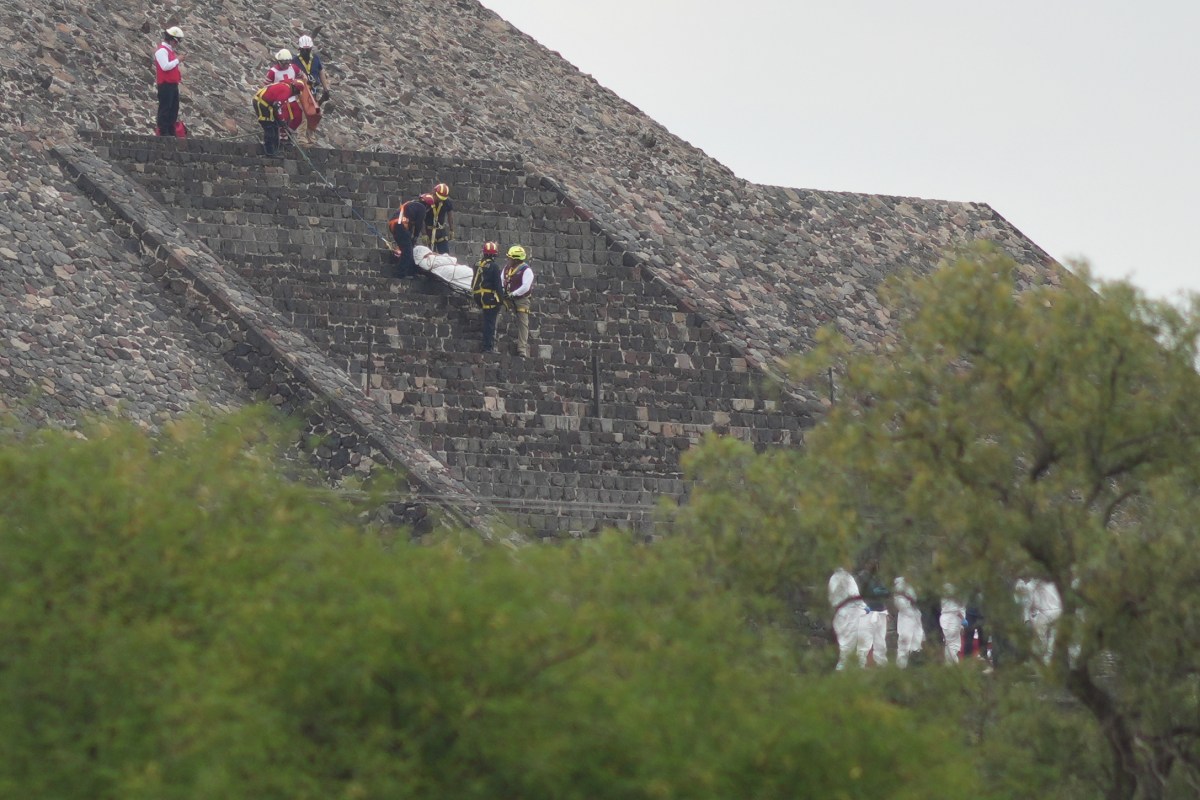 Authorities name gunman who opened fire on tourists at Mexican pyramids