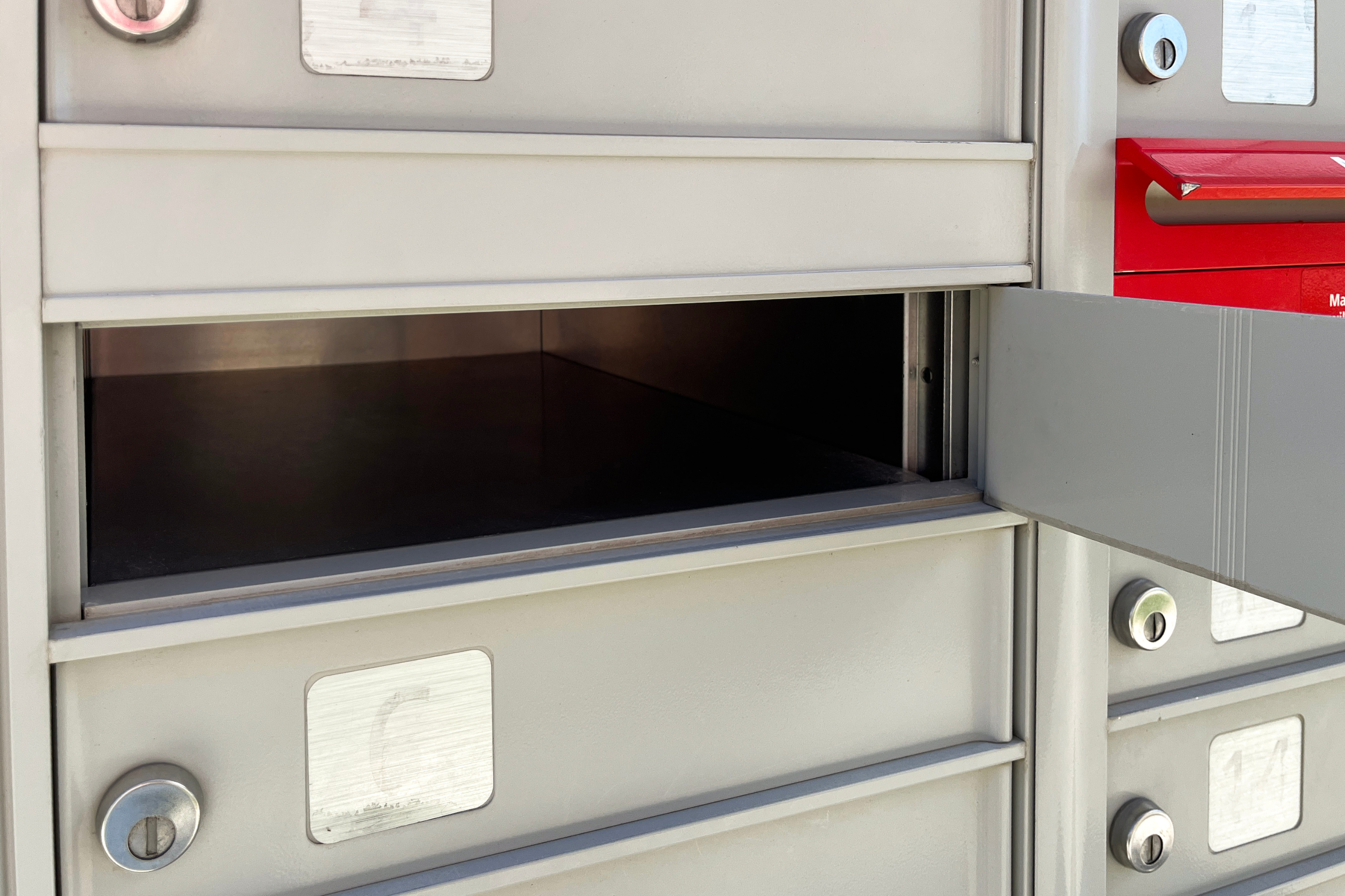 Door-to-Door Mail Delivery Could End for Millions