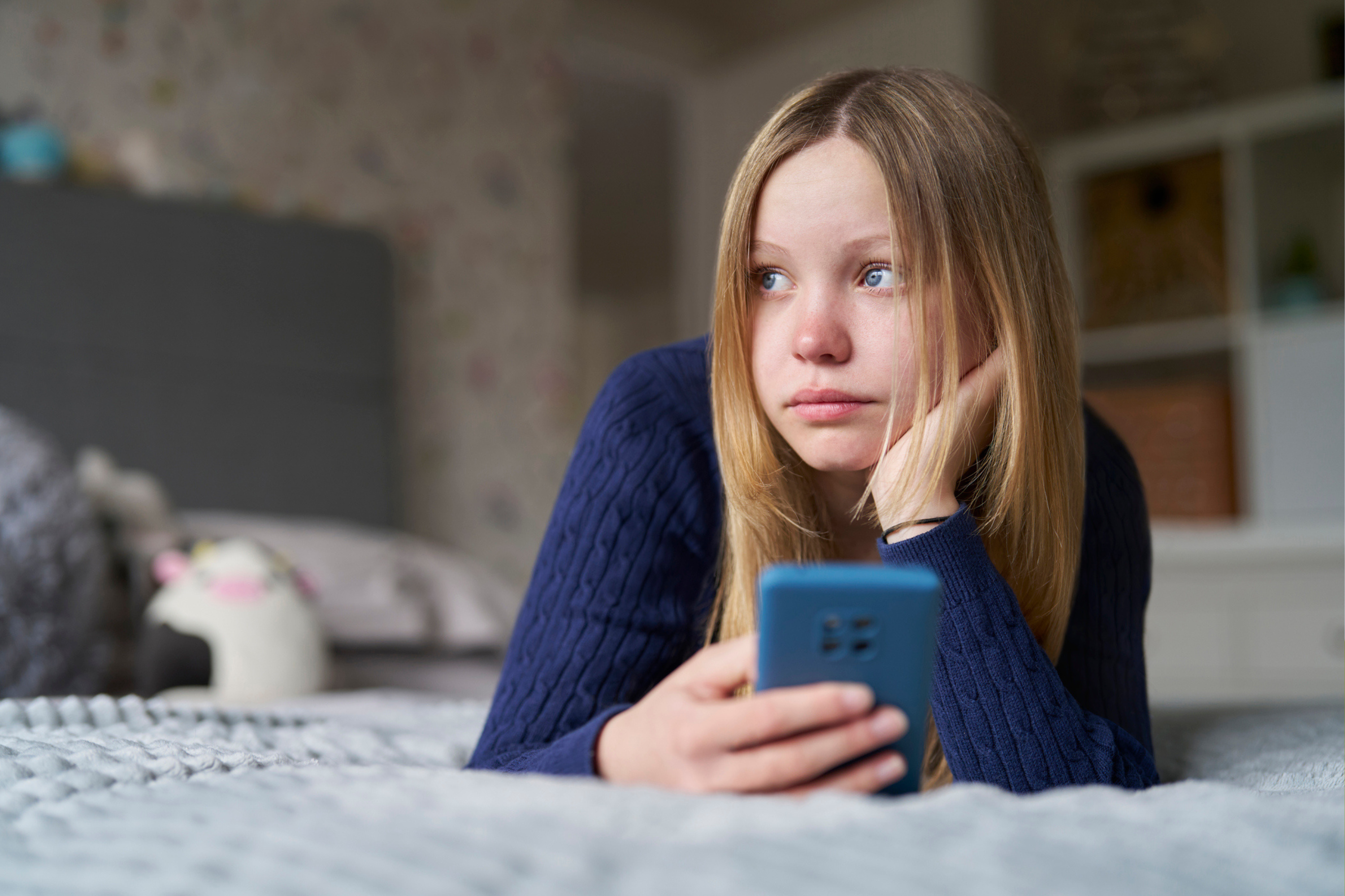 Girl, 8, Smashes Older Sibling's Phone, Shock Over What Parents Demand Next