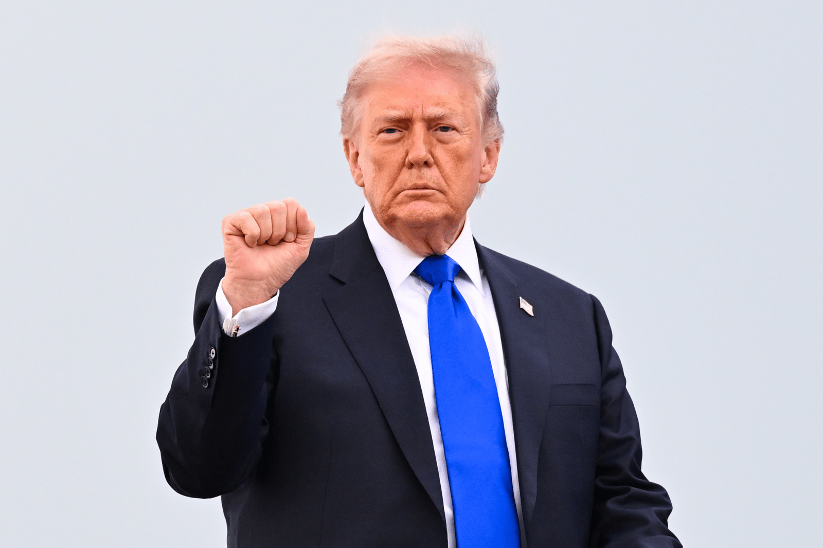 newsweek.com - Sam Stevenson - Trump economic approval rating crashes to new historic low: Poll