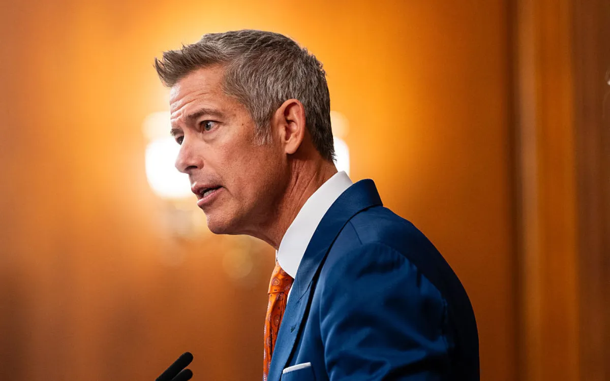 Critique of Sec Duffy's Ambitious Plan to Recruit Gamers for Air Traffic Control