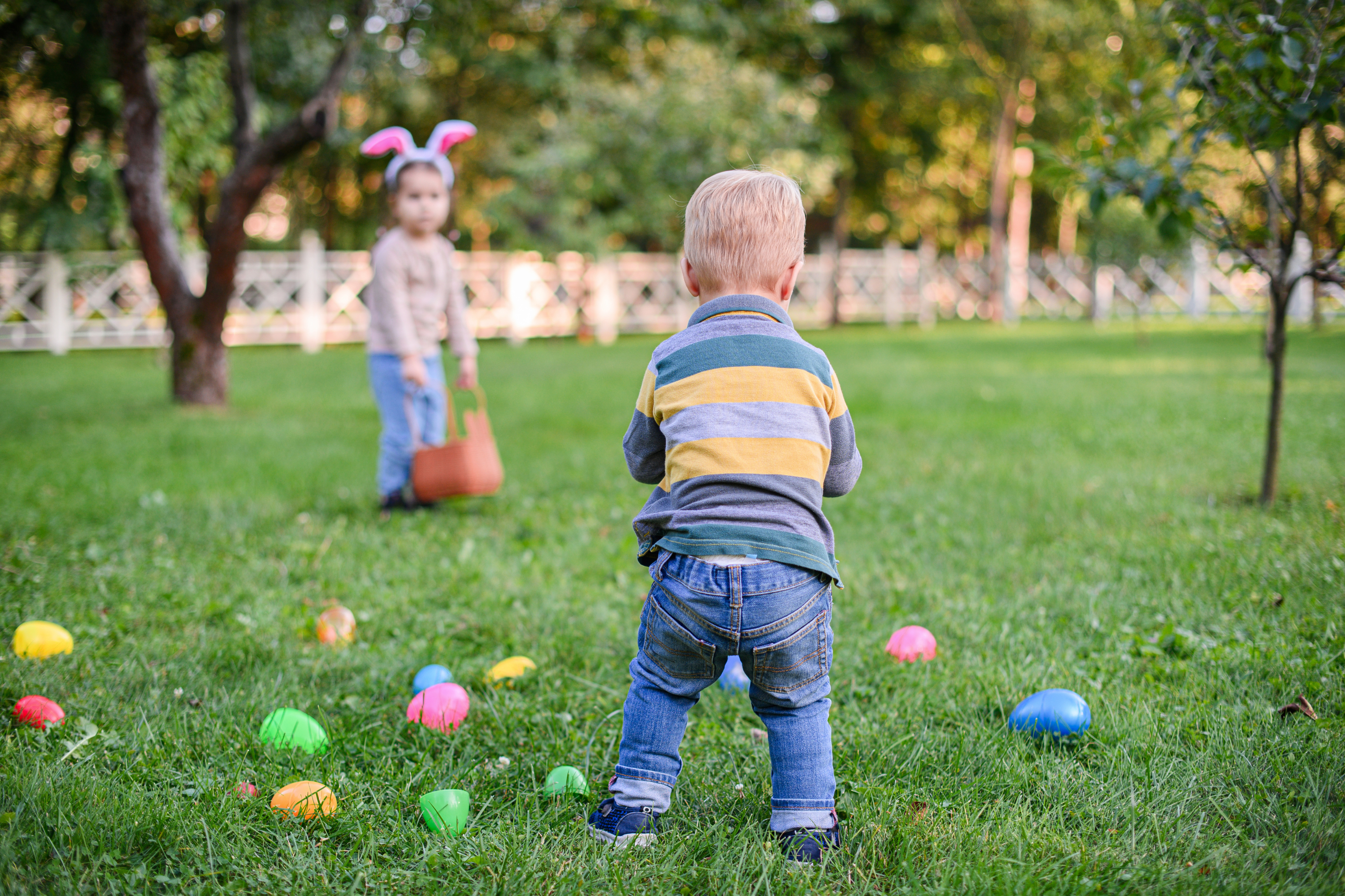 Dad Has Eye-Opening PSA As Easter Egg Hunt Mistake Leaves Toddler in Tears