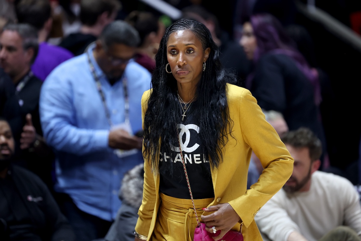 Lisa Leslie Blasts 'Disruptive' Geno Auriemma for Final Four Meltdown