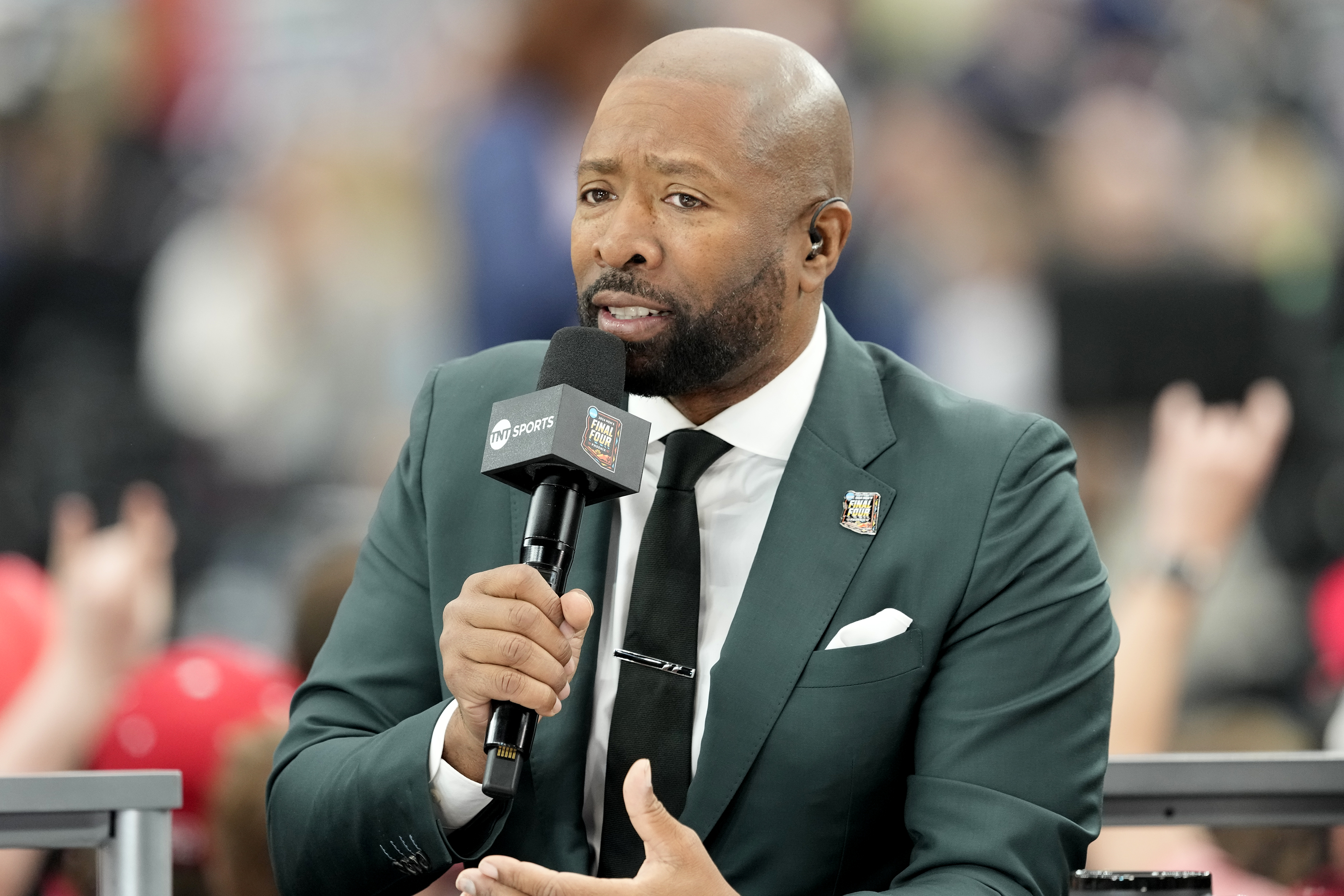 Exclusive: Kenny Smith on UNC's Coaching Search, Duke's Loss, and NBA MVP