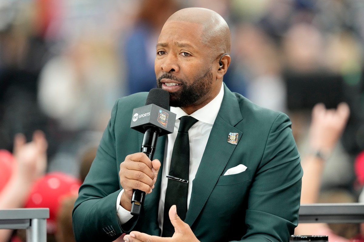 Exclusive: Kenny Smith on UNC's coaching search, Duke's loss, and NBA MVP