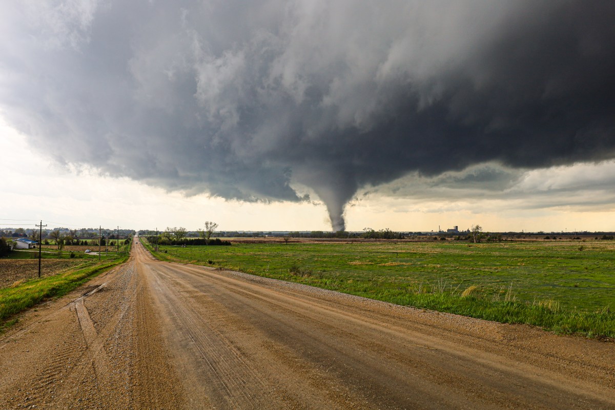 Sudden warning gives thousands only minutes to act