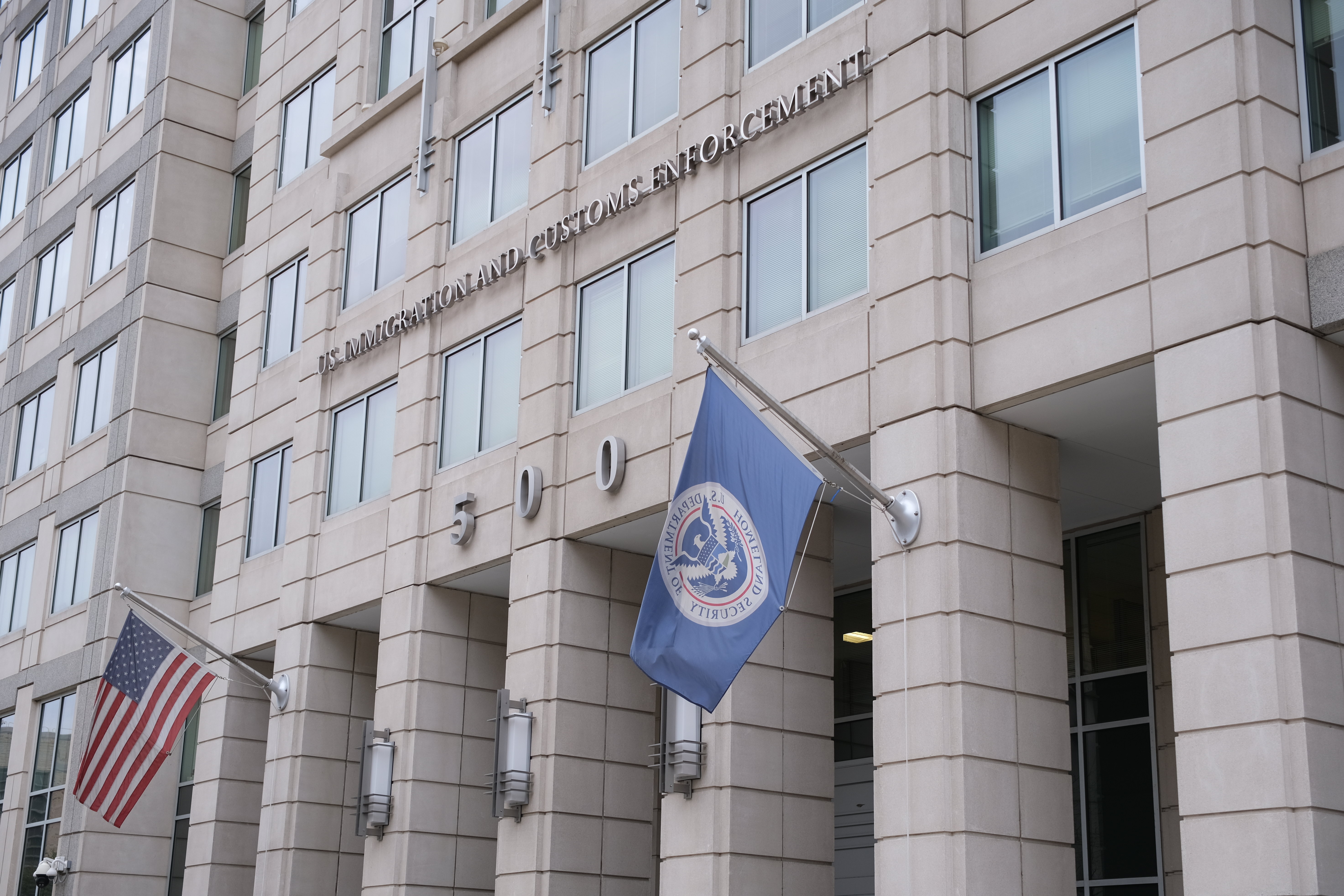 ICE Agent Charged With Felony Assault After Minnesota Highway Incident