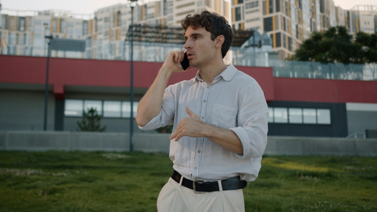 Man Takes Day off Work To Meet Female Friend, Shock Over How She Responds