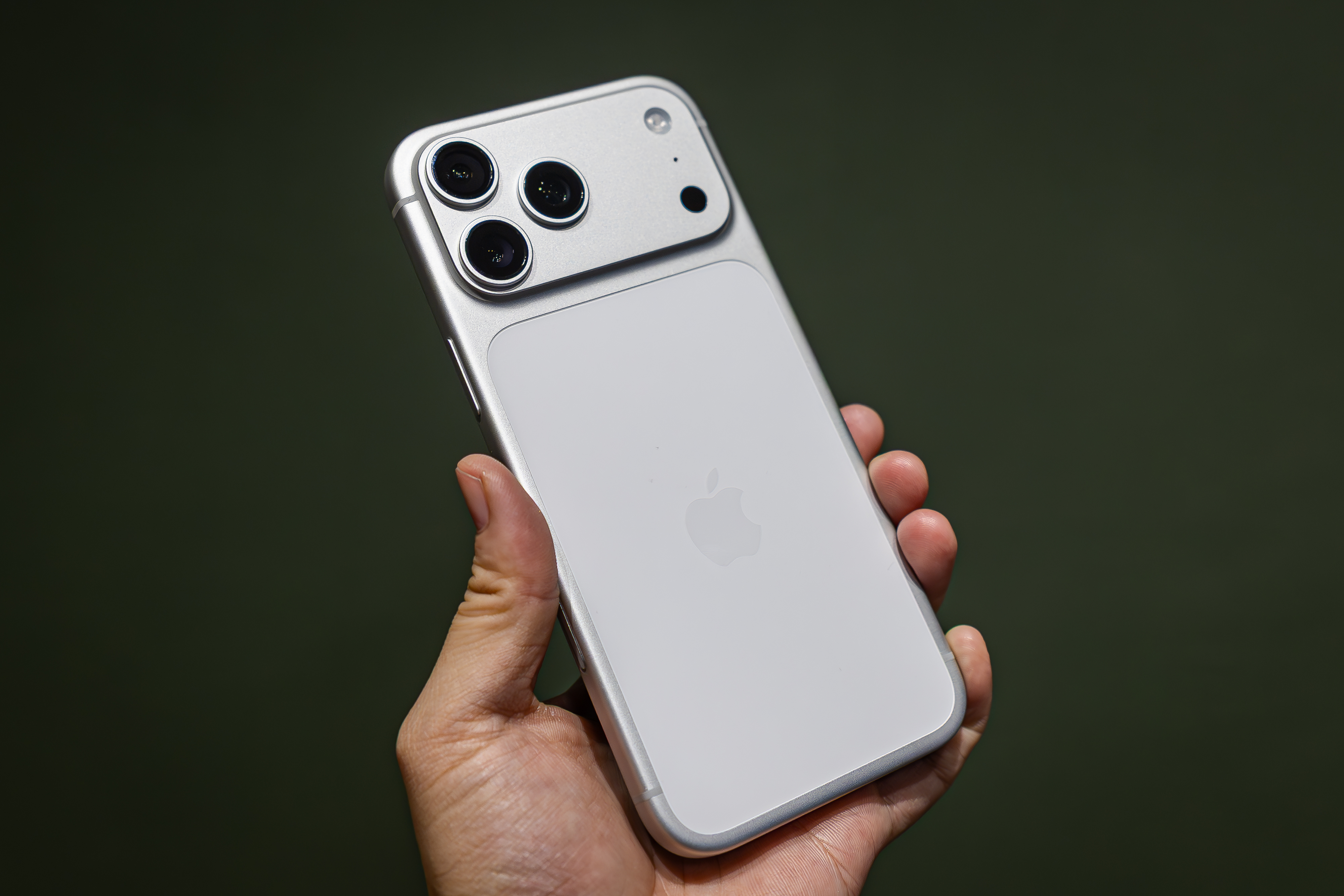 iPhone User Notices Major Flaw in Age Verification: ‘I’m Stuck’