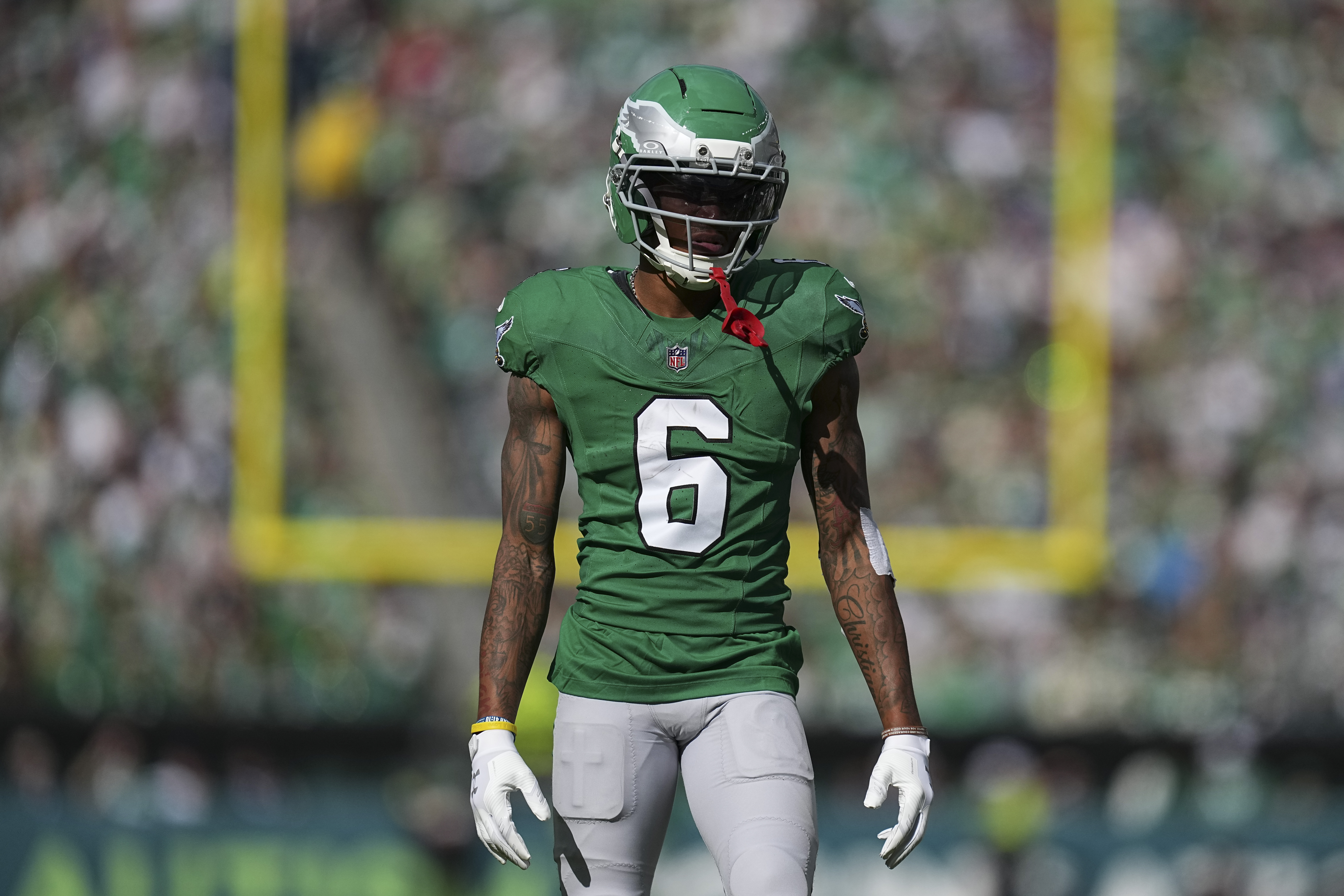 Eagles' DeVonta Smith Surprises Dan Orlovsky's Son for Autism Awareness Day