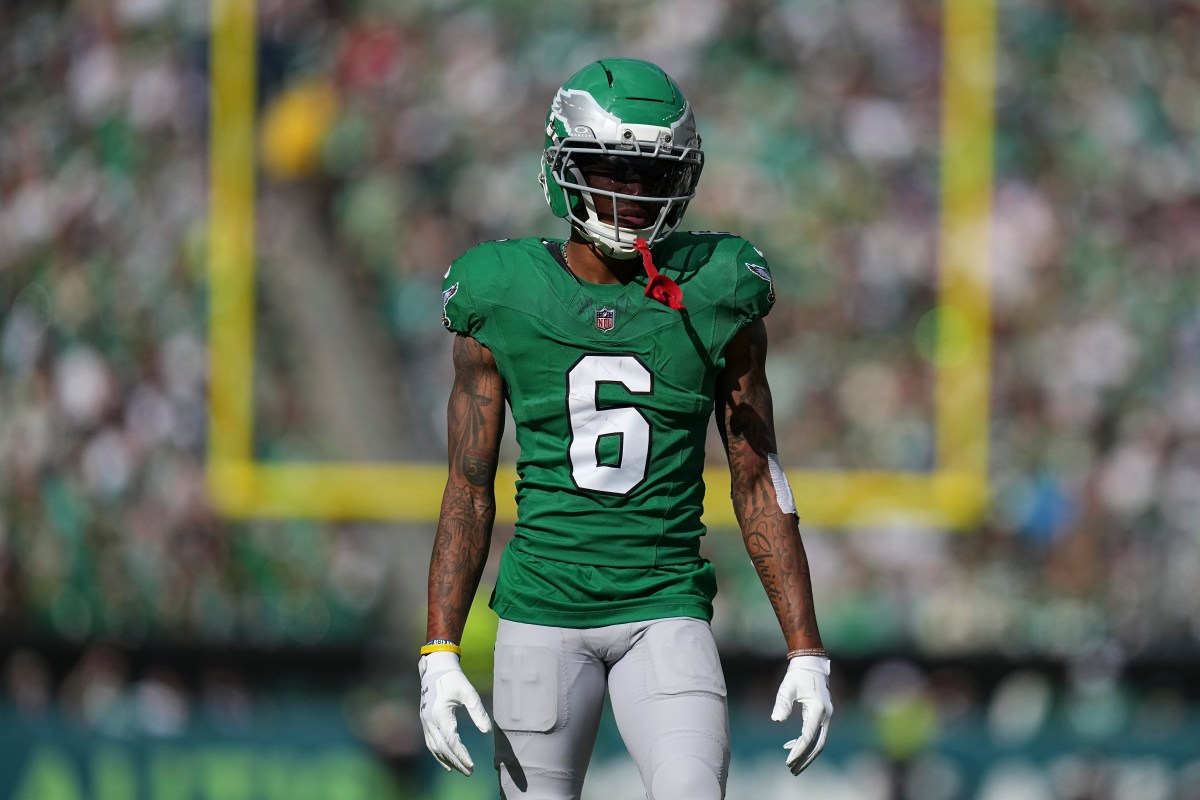 Eagles& 039; DeVonta Smith Surprises Dan Orlovsky& 039;s Son for Autism Awareness Day