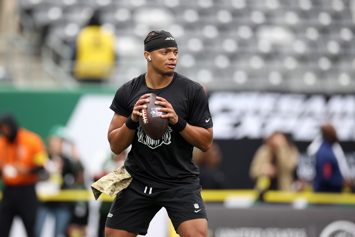 Justin Fields Embraces Opportunity as Chiefs' Rising Star