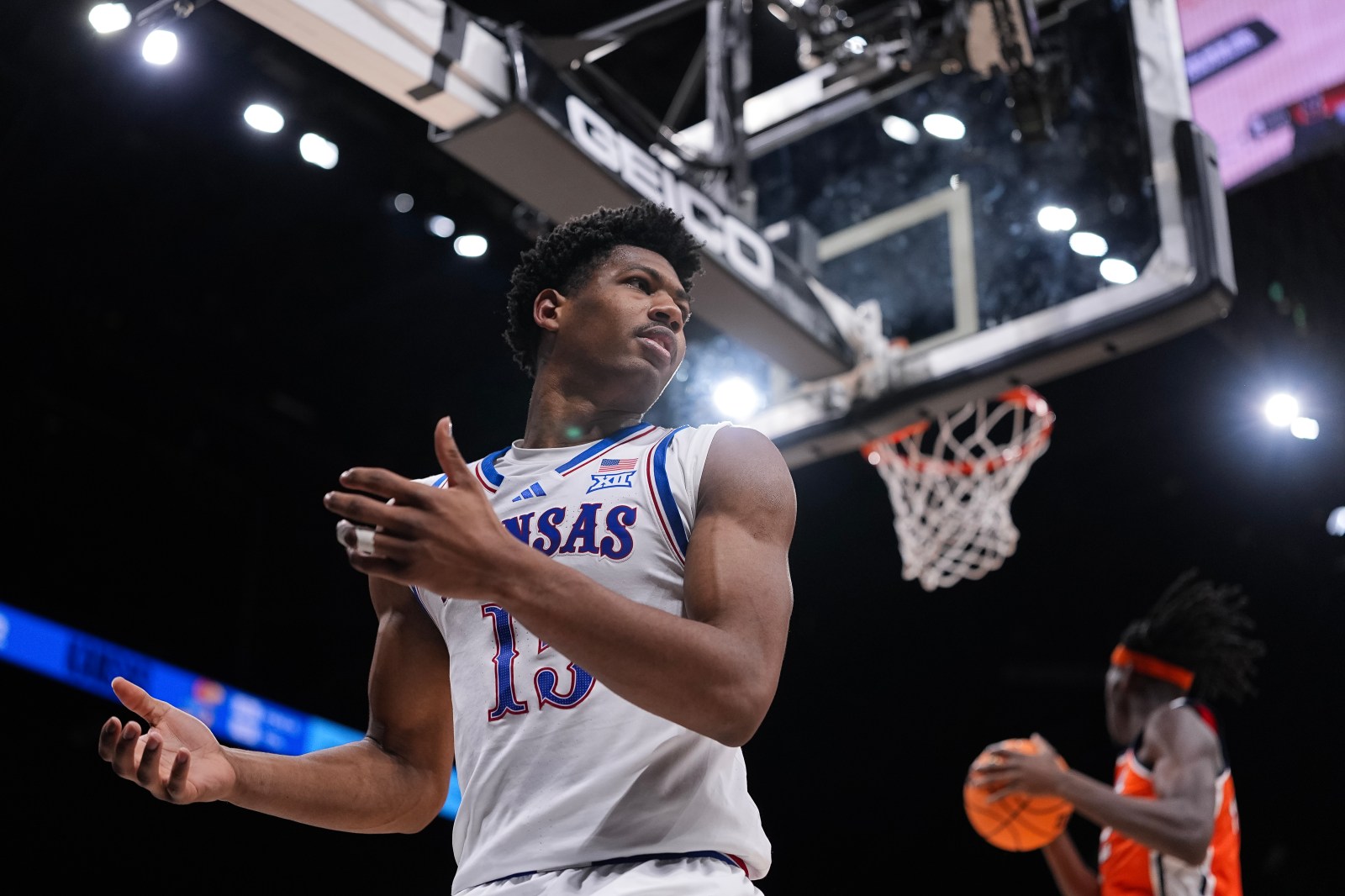 Kansas fans furious over losing starter to Missouri in transfer portal