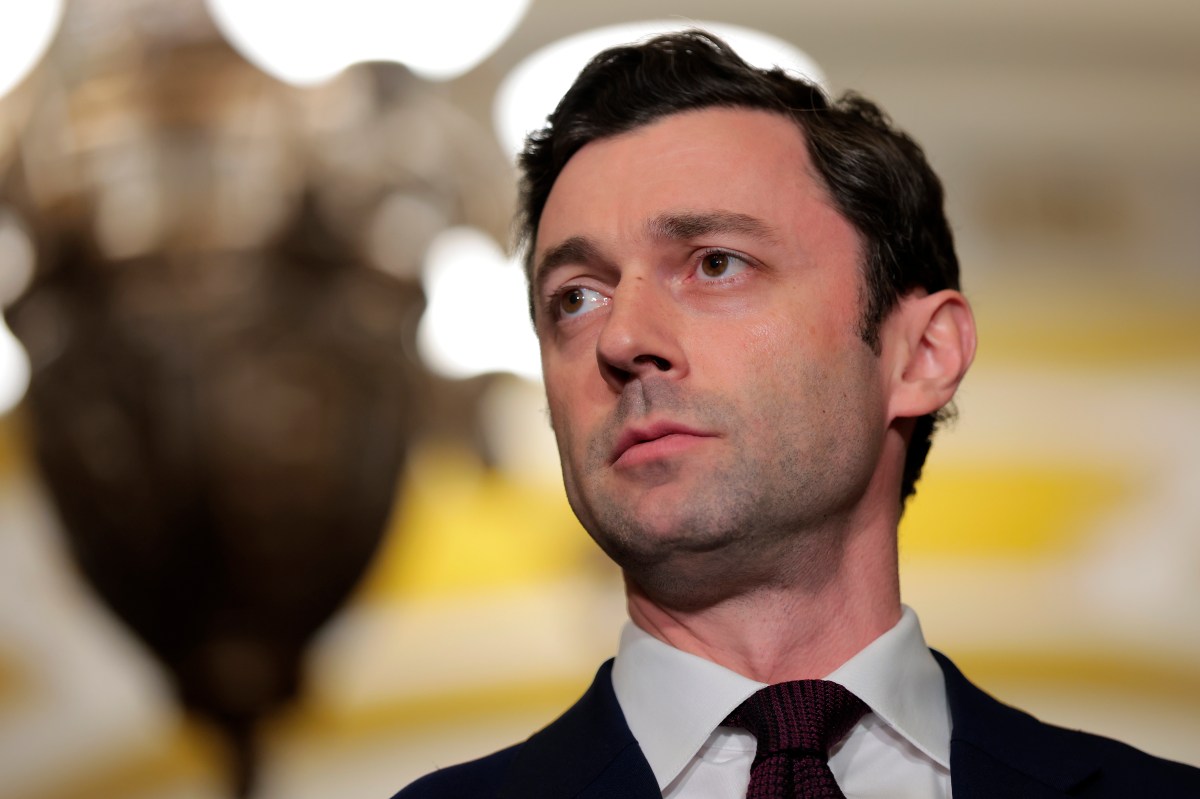 Ossoff's Chances of Being 2028 Nominee Rise as He Slams ‘Mar-a-Lago Mafia’