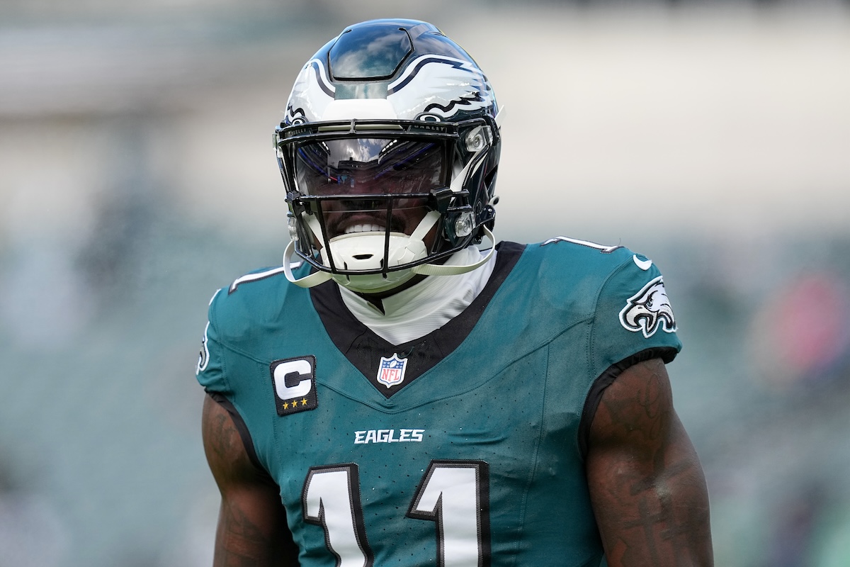 Former Eagles Star Slams Fans Amid AJ Brown Trade Rumors