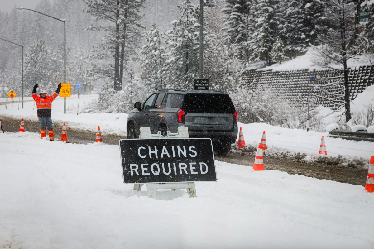 Heavy Snow Alert As 28 Inches To Hit: ‘Stay Indoors’