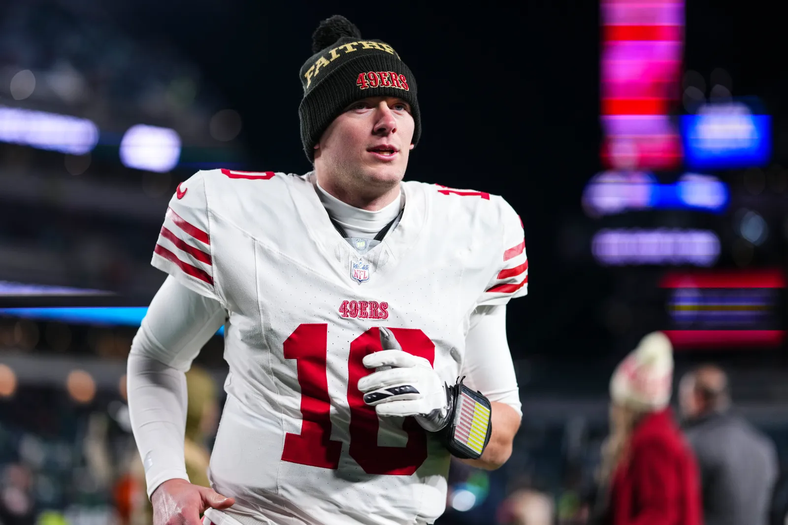 Former Steelers QB Shares Aaron Rodgers Theory as Pittsburgh Awaits -  Newsweek