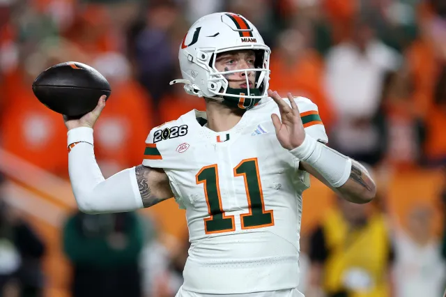 Miami Hurricanes QB Carson Beck