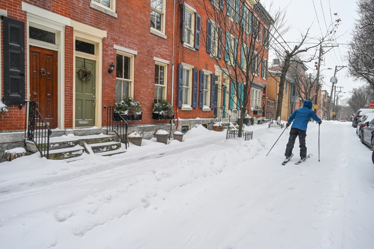 Heavy snow warning as 8 inches to strike: "Hazardous Conditions"