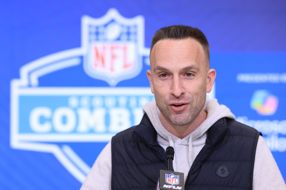 Dolphins Steal Away 1 of the NFL Draft's Best Edge-Rushers in Latest Mock