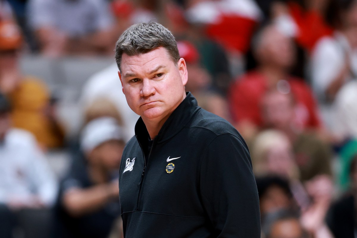 Head Coach Tommy Lloyd of the Arizona Wildcats
