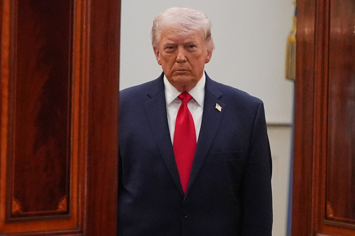 Trump's approval rating slips to new second term low with men: Poll ...