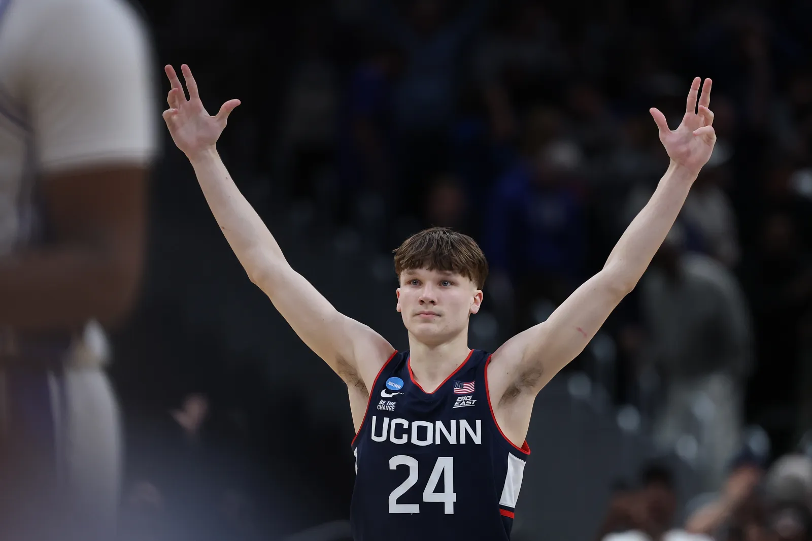 Braylon Mullins' Bold Decision: A Sophomore Season at UConn