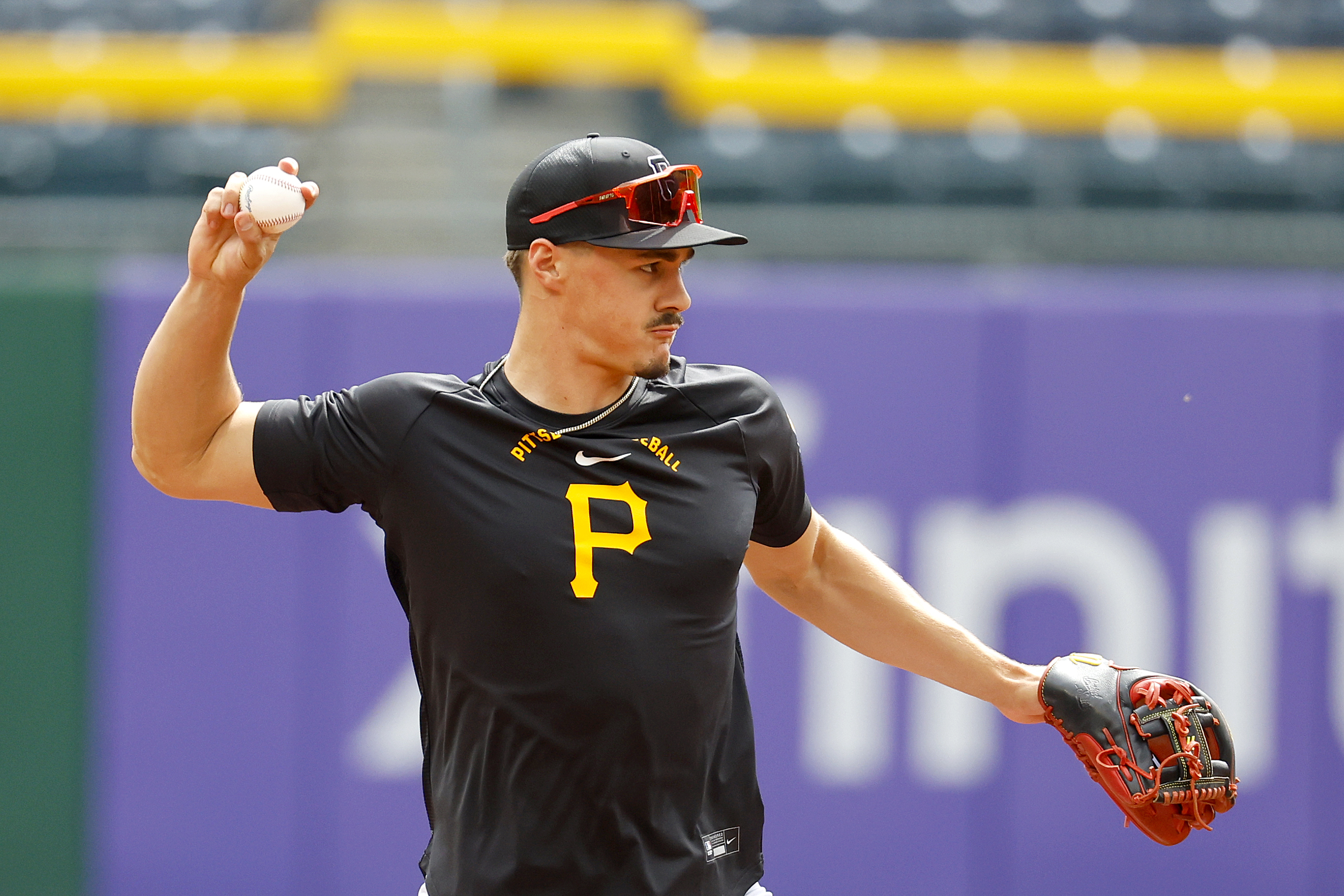 Pirates Offer 19-Year-Old Prospect Record $140M Deal Before He Even Debuts