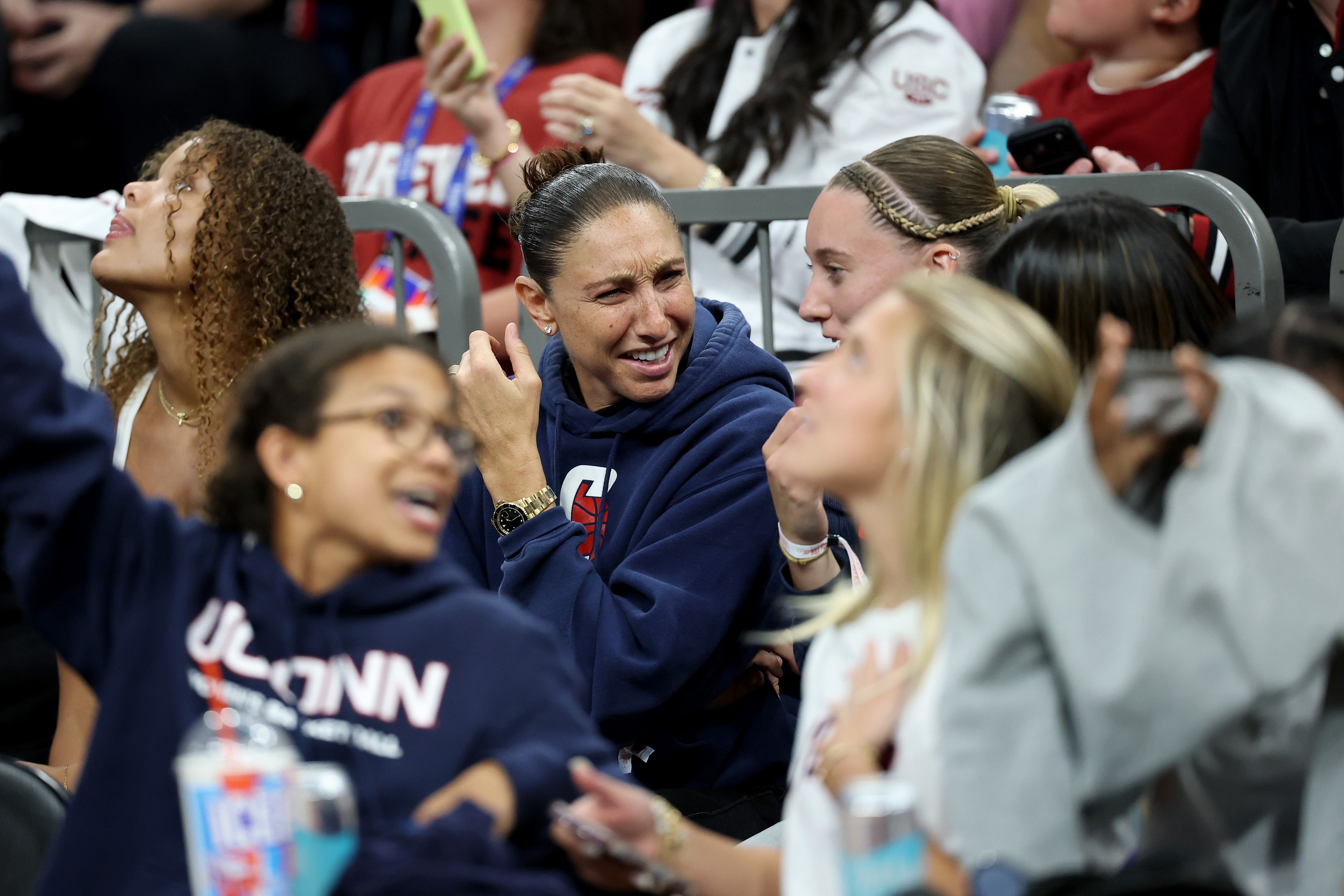 Diana Taurasi Reacts to Geno Auriemma's Heated Incident With Dawn Staley