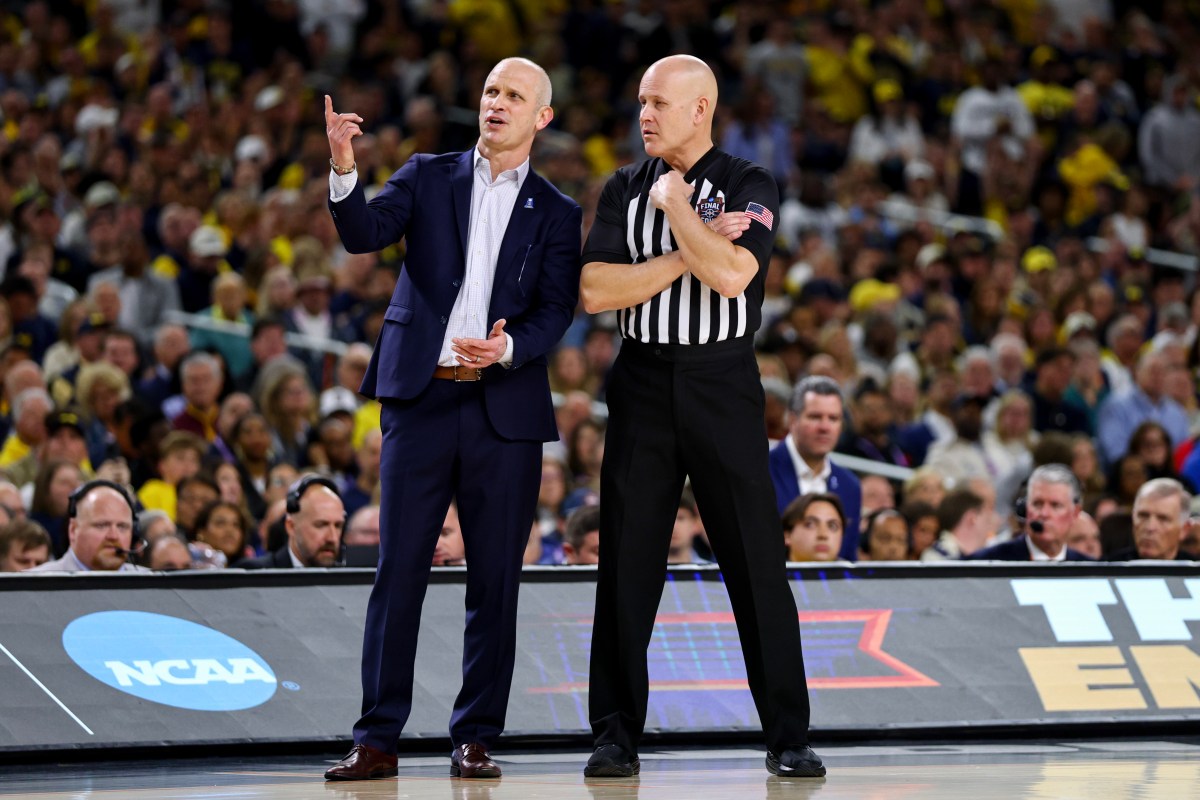 Dan Hurley Avoids Punishment With Immediate Answer to Officiating Question