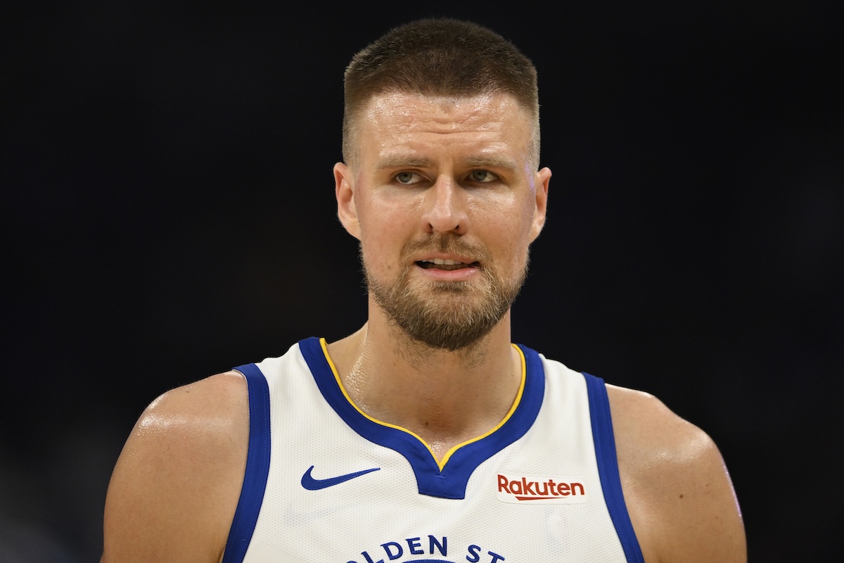 Warriors Give Concerning Kristaps Porzingis Injury Update for Suns Game