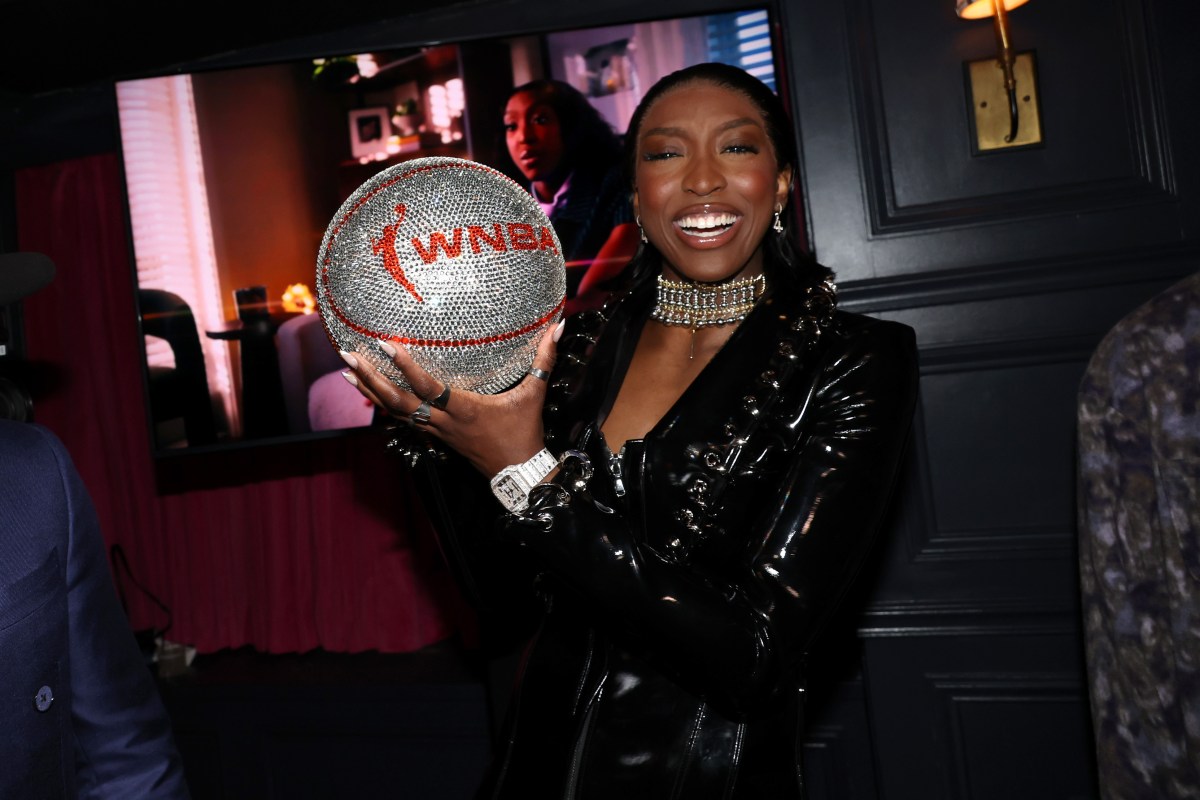 Flau& 039;jae Johnson Welcomed by Huge Crowd of Seattle Storm Fans at Airport